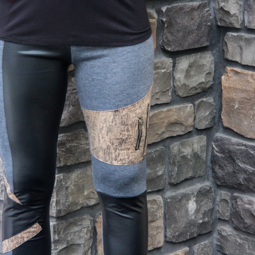 SOLD OUT Grey pleather funky leggings small only - Picture 2 of 4